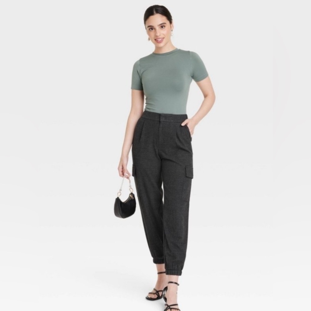 A New Day  High Rise Modern Joggers in Charcoal Plaid
Women’s Size 4 NWT!